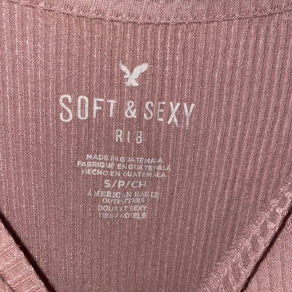 american eagle open shoulder top - Picture 3 of 4